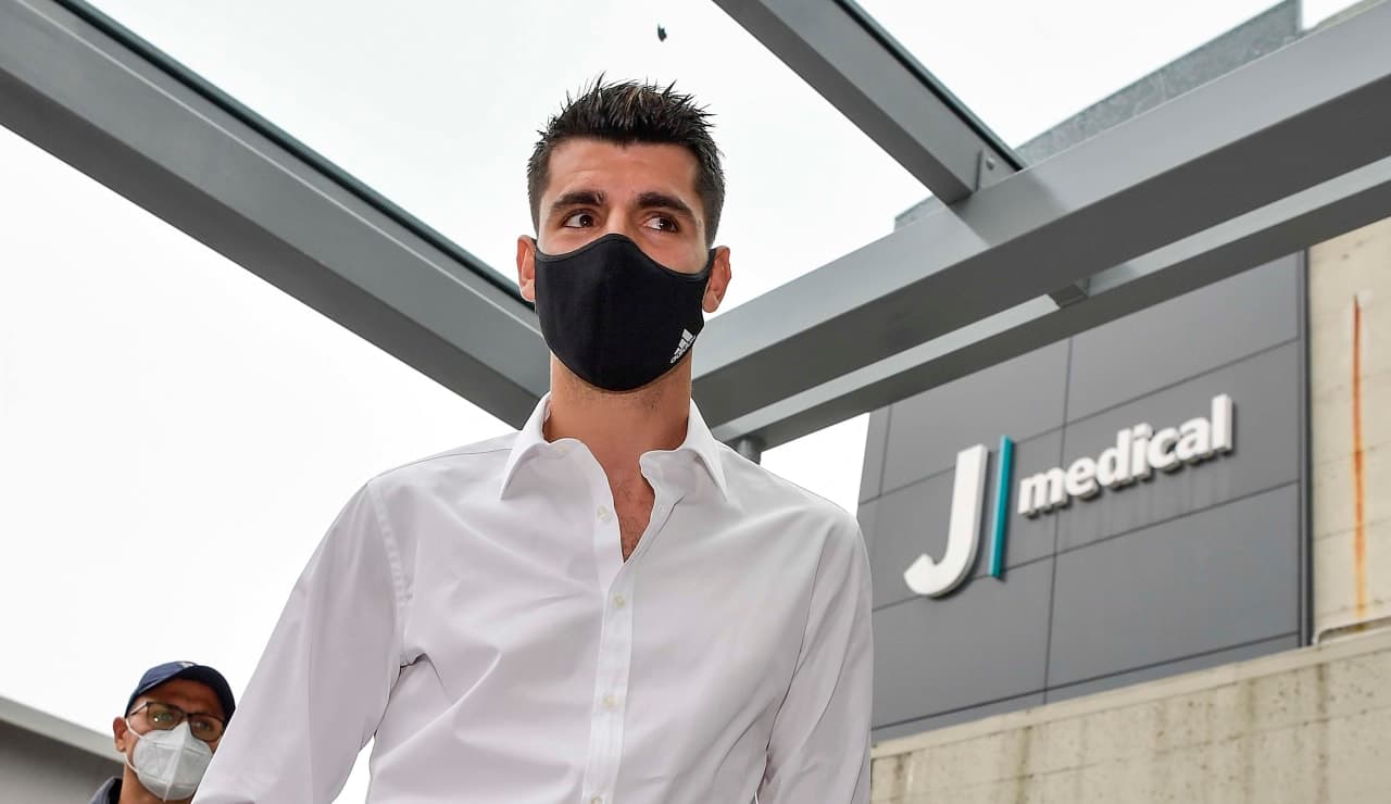 Álvaro Morata ha llegado a la base de entrenamiento de la Juventus para someterse a un examen médico.