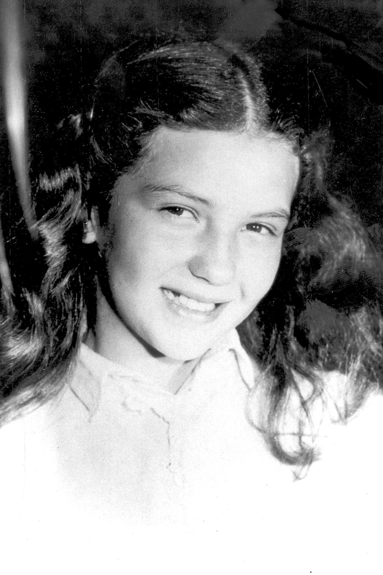 "¡Esa niña, llena de alegría, de vida y de ilusiones fantásticas sigue mostrándome que está bien ser auténtico, que está bien ser diferente y que se vale crear... crear música, coreografías, vestuarios y sorpresas para sacarle la sonrisa al público!", continuó.