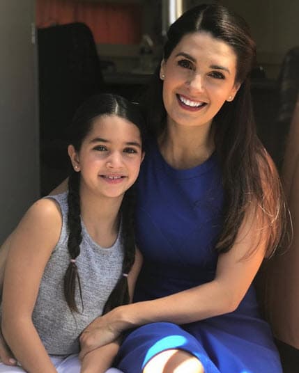 Una vez que Mayrín Villanueva y Eduardo Santamarina consumaron su matrimonio, procrearon la que hasta ahora es 
<b><a href="https://www.univision.com/famosos/julia-la-hija-menor-de-mayrin-villanueva-y-eduardo-santamarina-sorprende-por-lo-grande-que-luce-fotos" target="_blank">su única hija en común: Julia. </a></b>
<br>