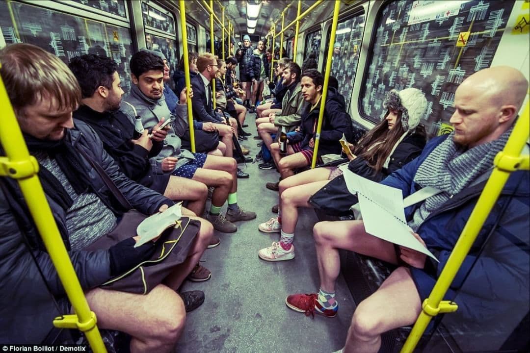 Miles de personas alrededor del mundo celebraron ayer el Día Sin Pantalones. ¿El reto? Montarse al metro sin pantalones.