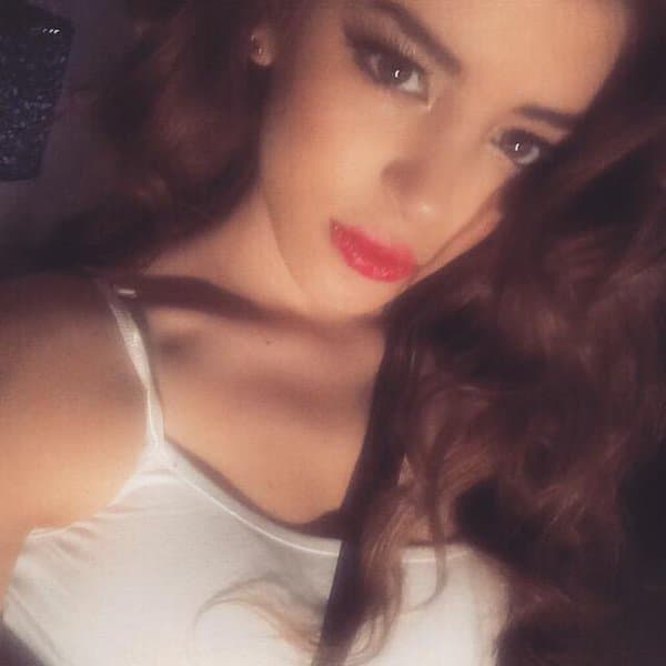 Sus hobbies son cantar (¡obvio!), bailar y correr.