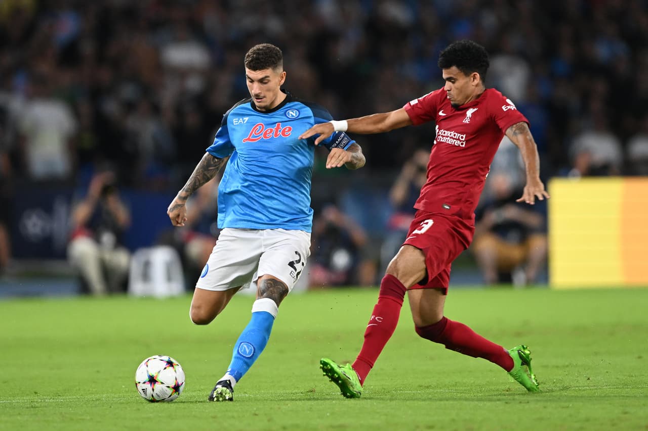 Napoli venció al Liverpool por 4-1 con un doblete de Piotr Zienlinski, así como los tantos de Anguissa y Giovanni Simeone. Hirving Lozano ingresó e la segunda parte, pero no pudo anotar.