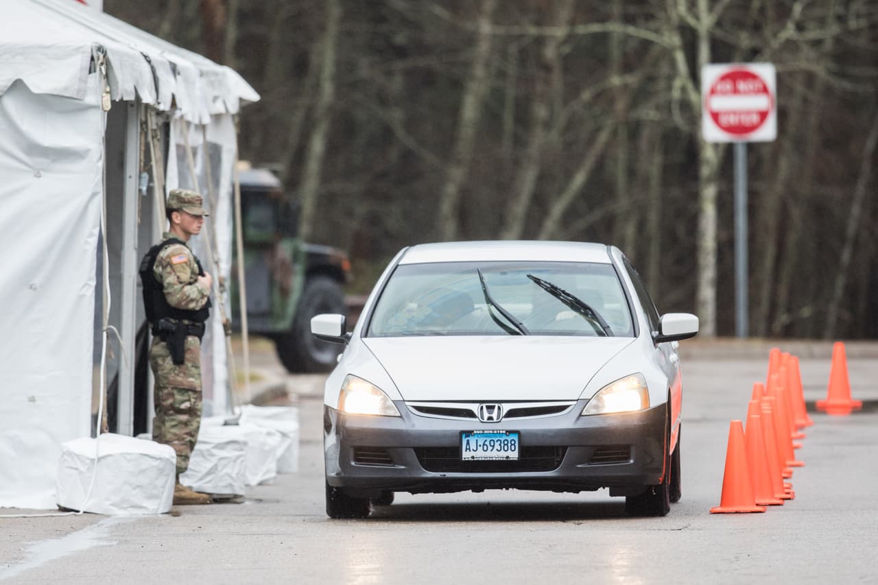 Ya están activos los puntos de control en NYC para vigilar que viajeros cumplan la cuarentena