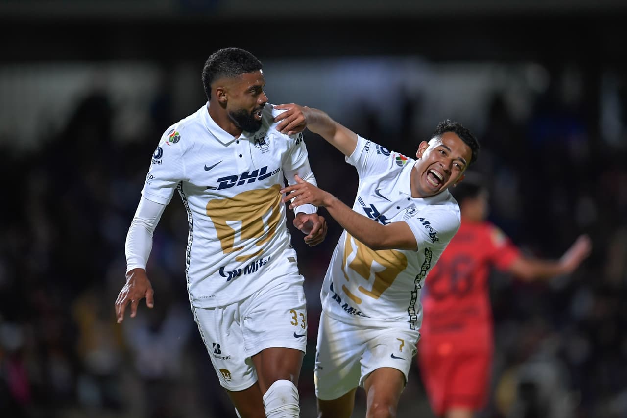 De la mano de sus jugadores brasileños los Pumas golearon al Toluca.