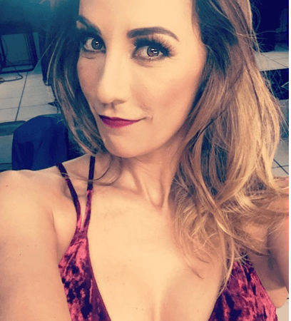 "
<b>¡Hasta aquí llegó nuestra relación!</b> ¡Hoy me despido para siempre del que me acompañó hasta al baño!".