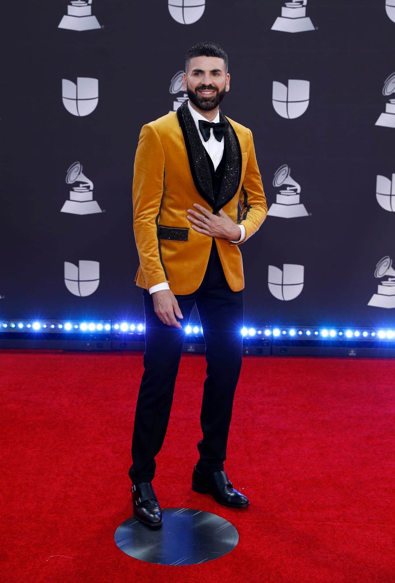 El colaborador de
<b><a href="https://www.univision.com/shows/el-gordo-y-la-flaca" target="_blank">El Gordo y La Flaca</a></b> le sugirió a su madre mudarse a Madrid o evitar salir de su casa para evitar exponerse a "chismes".