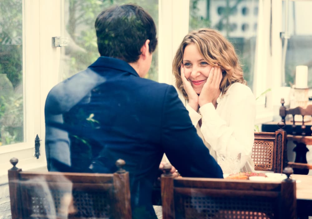 Agosto es el mes de los encuentros inevitables. Una persona recientemente conocida enloquece por ti. No obstante, si te muestras demasiado juguetón e inconstante podrías dar la impresión de ser una persona irresponsable o inmadura y esto te afectaría.