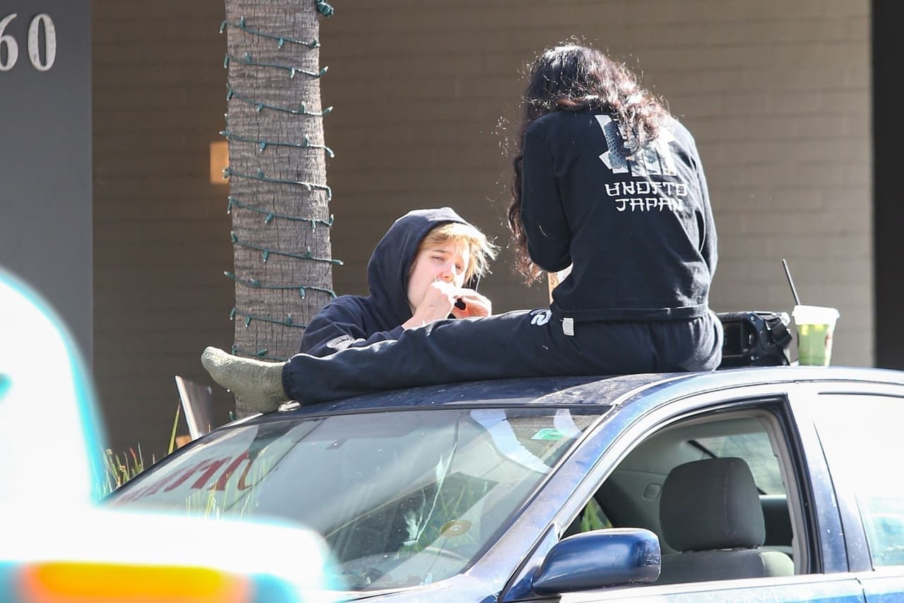 Shiloh Jolie y Keoni Rose pasaron tiempo mientras comían juntas.