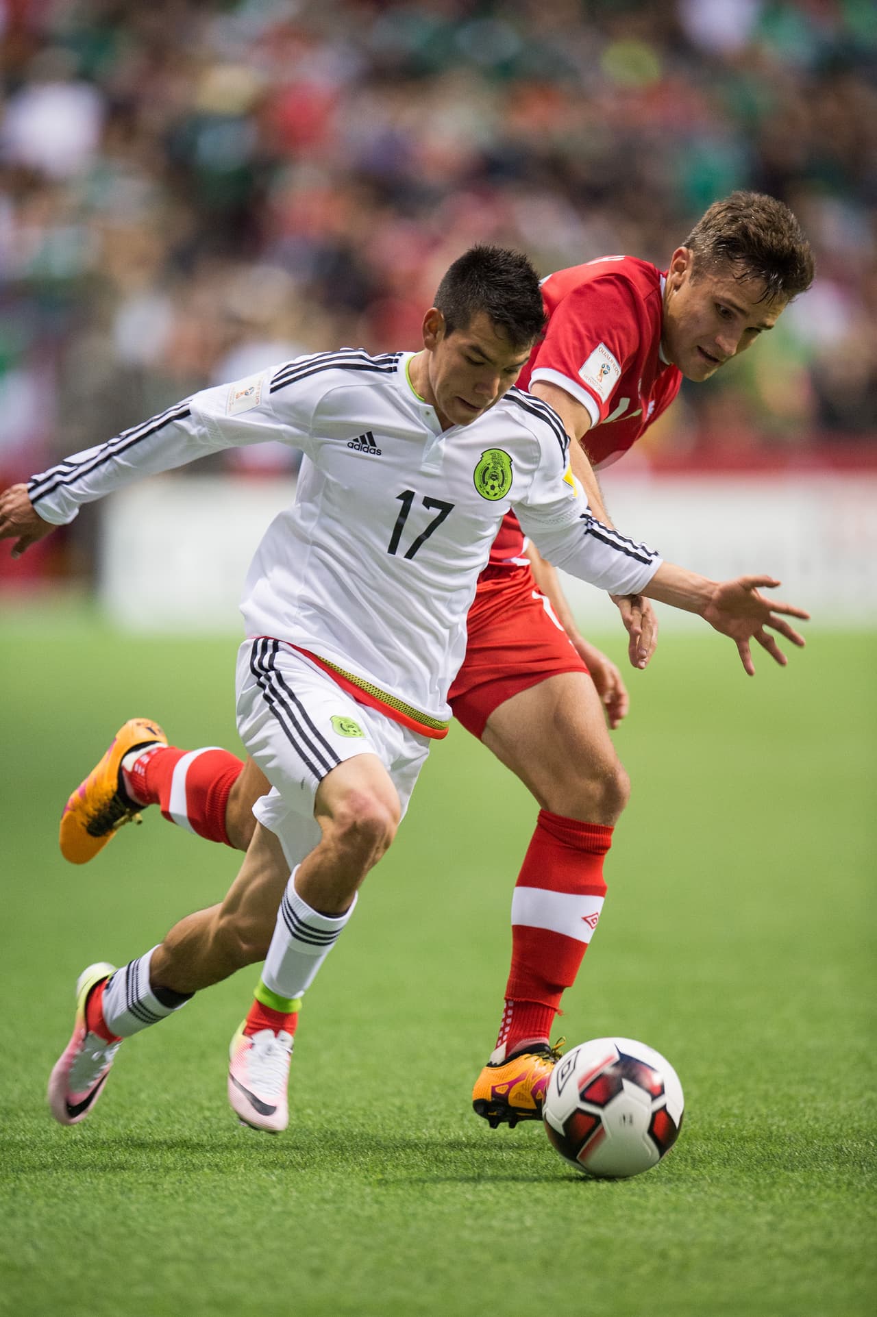El jugador de los Tuzos del Pachuca, Hirving Lozano, saltó de titular en el partido que se disputó en el BC Place Stadium, donde desde los primeros minutos de juego aprovechó para desequilibrar a la selección de Canadá, aprovechando los errores defensivos para causar daño al rival.