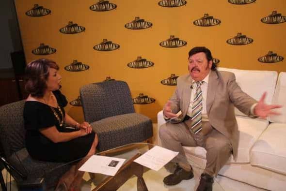 El rey del acordeón mexicano confesó delante de nuestras cámaras que tiene una segunda esposa, que siempre está con él y por supuesto que se trata de su acordeón. El cantante de ícono de la música norteña se presentará el próximo 26 de julio en el Forum de Los Ángeles, pero los boletos saldrán a la venta el 21 de febrero.