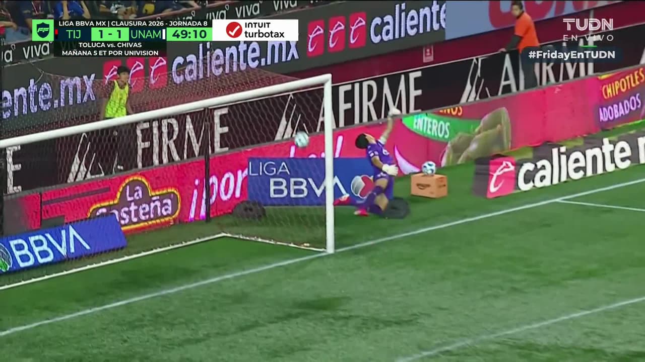 ¡Iba a ser un golazo! Pedro Vite estrella el balón en el travesaño y se pierde el segundo