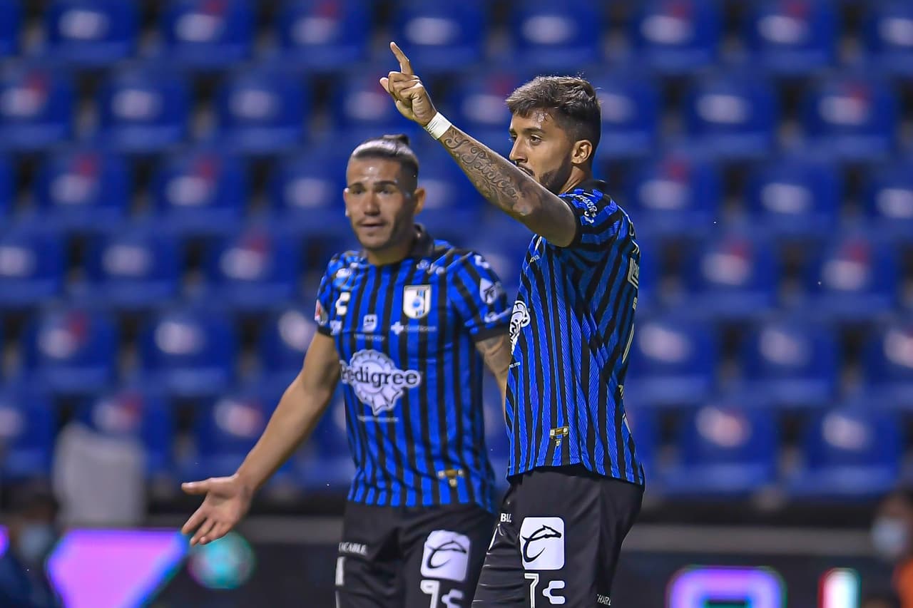 El delantero uruguayo cerró la pinza y mandó el balón al fondo de la red para el 0-1, pero una vez más el VAR dijo que no por un claro fuera de lugar.