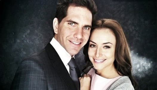 En 2012 se dijo que mantuvo un romance fugaz con Marimar Vega, aunque ellos siempre lo negaron.