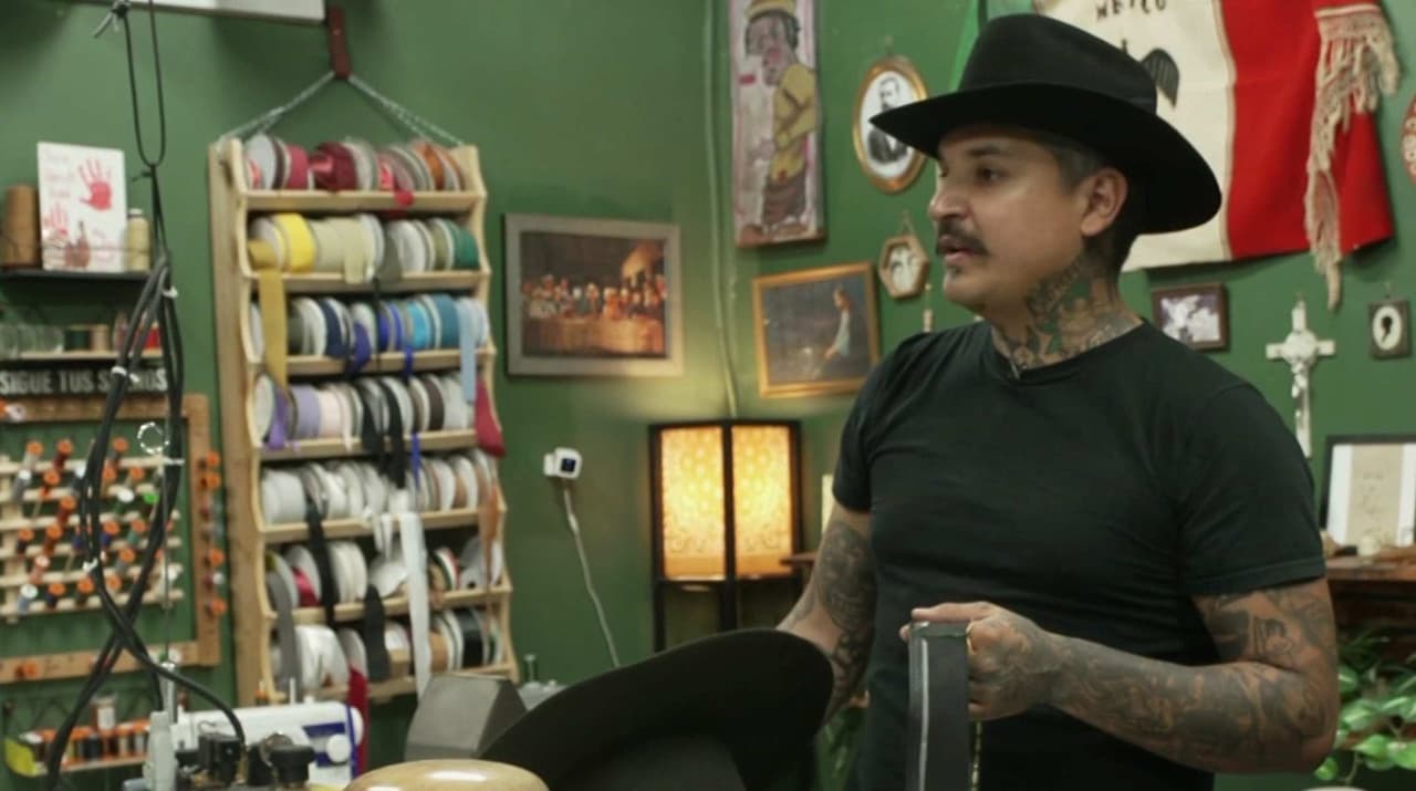 Mexicano en Los Ángeles crea sombreros exclusivos que han sido utilizados hasta por Madonna