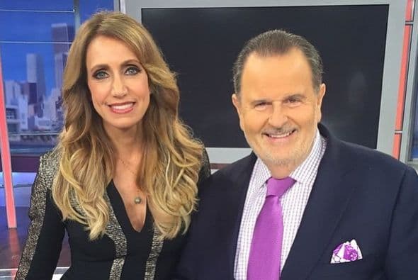 Lili y Raúl son la pareja perfecta, pues sus diferentes personalidades logran el equilibrio ideal para dar las noticias del mundo del espectáculo.