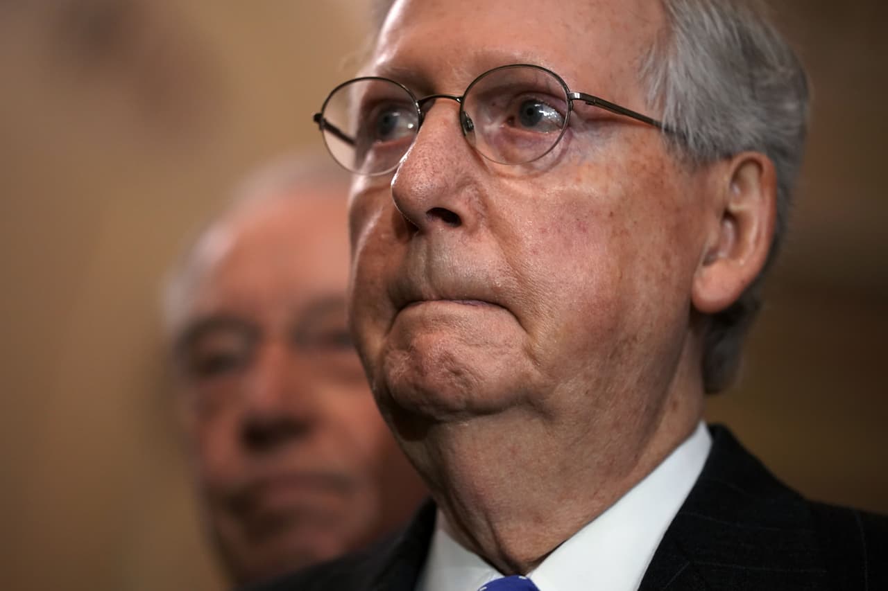 El comentario de Mitch McConnell que generó una ola de enojo y acusaciones de racismo
