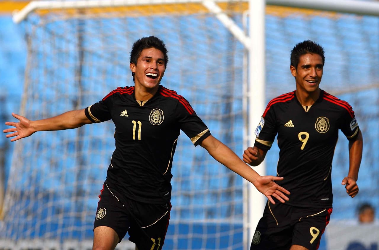 Los dos goleadores de aquel México Sub20 eran 
<b>Ulises Dávila y Taufic Guarch</b>.