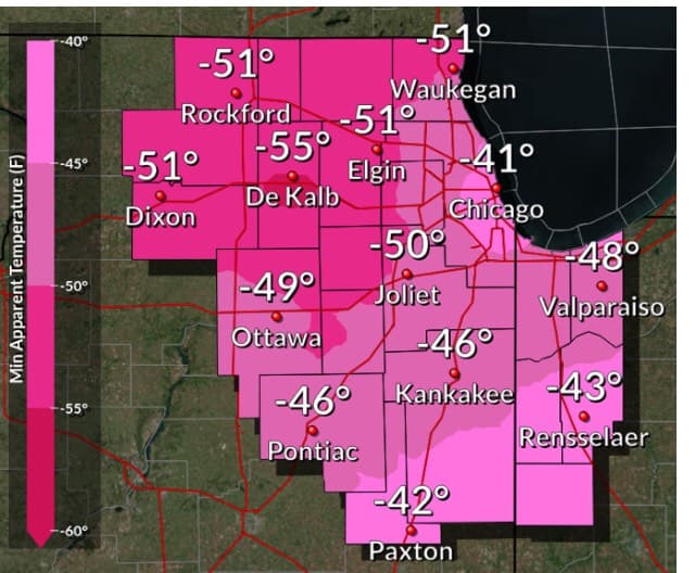 Se espera que la nieve termine entre 7-8 am del lunes, pero después vendrían periodos de mezcla invernal o llovizna helada, así como fuertes ráfagas de viento de hasta 35 mph. El tráfico durante la mañana del lunes se verá sumamente impactado con caminos nevados y resbalosos, así como poca visibilidad por lo que se recomienda a los conductores salir con tiempo adicional para llegar a sus destinos y tomar precauciones frente al volante. Este lunes temprano las temperaturas tendrán un breve ascenso a los 30’s pero en el transcurso del día se desplomará hasta mínimas de 0 grados. Tras la nieve, esperamos una masa de aire Ártico que comenzará a invadir el medio oeste a partir del lunes por la noche. Las temperaturas llegarán a niveles peligrosamente fríos el amanecer del miércoles y del jueves con mínimas hasta -27 grados Fahrenheit y sensaciones térmicas de hasta -50 grados.