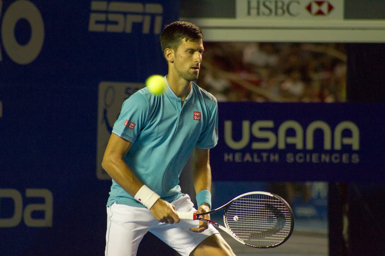 Nick Kyrgios eliminó al favorito del Abierto Mexicano, el serbio Novak Djokovic, número dos en la siembra de la ATP. El australiano dio una demostración de potencia y precisión con su saque que se tradujo en 25 aces para acceder a las Semifinales.