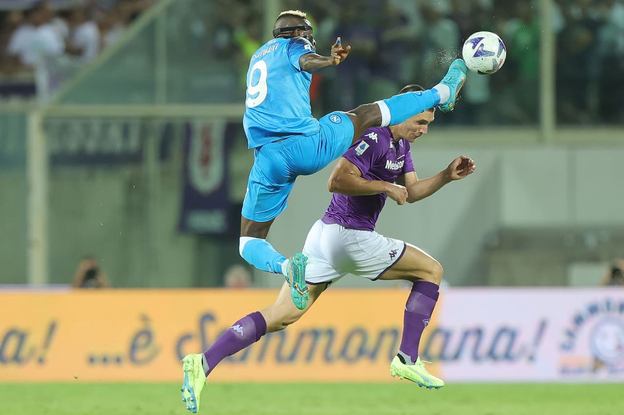 En el cierre de la actividad dominical en Italia, el mexicano fue titular, casi da una asistencia de gol y falló la opción más clara en la visita a Florencia.