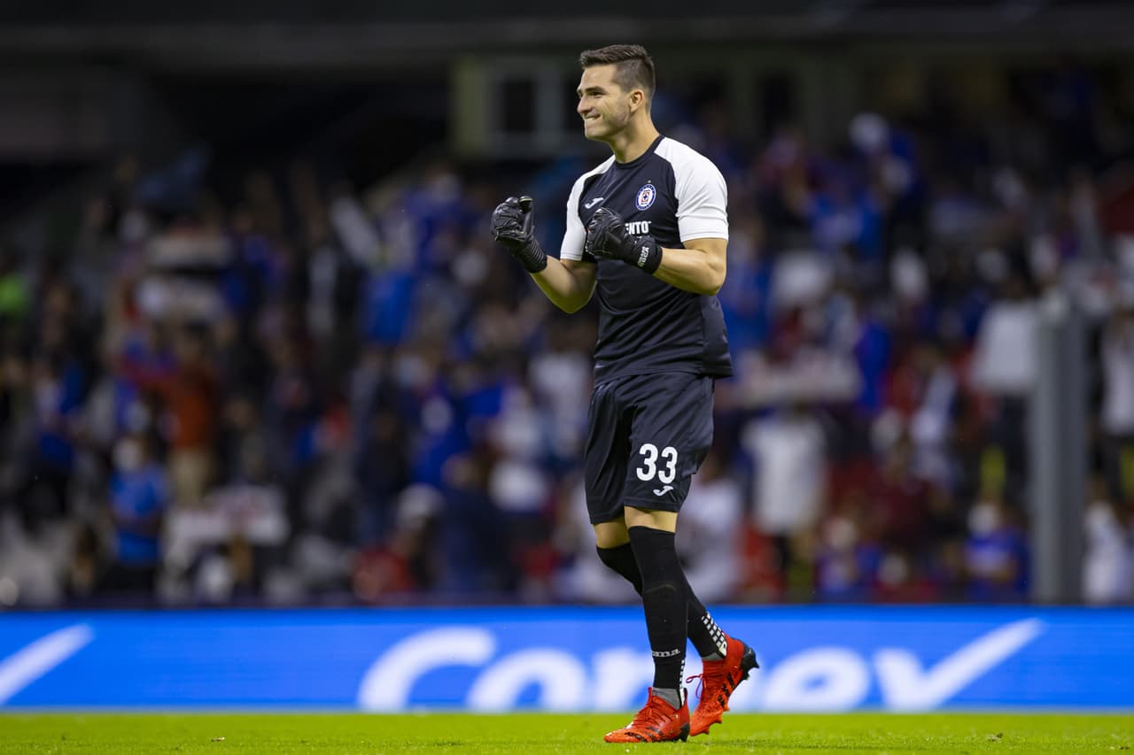 Sebastian Jurado regresó al arco de Cruz Azul tras ganar la medalla de Bronce; Corona continúa lesionado.