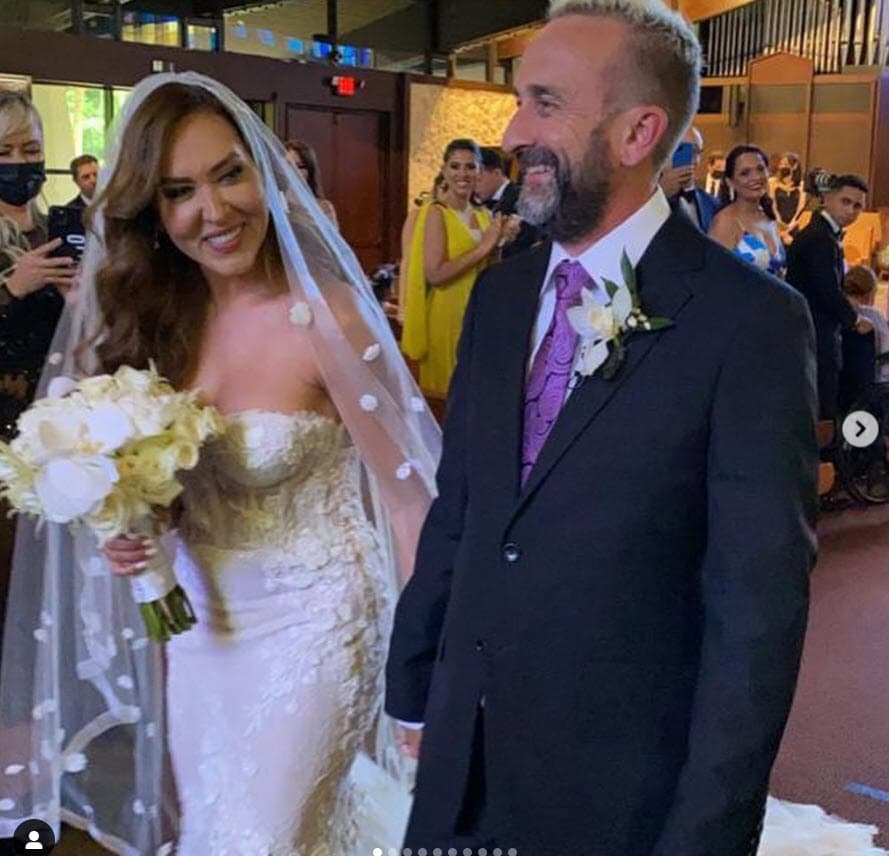 Fue una noche memorable para nuestra adorada Tanya Charry, quien ahora 
<b><a href="https://www.univision.com/shows/el-gordo-y-la-flaca/tanya-y-sebastian-se-casaran-en-la-iglesia-de-st-hugh-donde-ella-pidio-a-dios-llegar-vestida-de-novia-video" target="_blank">continúa su historia de amor</a></b> junto a Sebastián Jiménez con un flamante matrimonio.