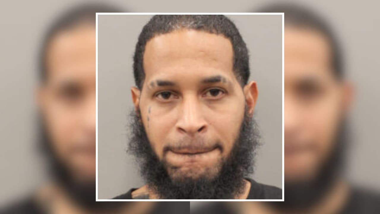 Acusan un hombre de 39 años por matar a tiros a su exnovia al interior de una tienda de licores en Houston