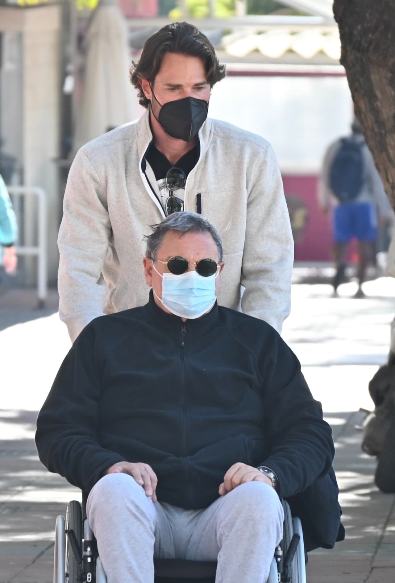 En Estepona, el papá de Sebastián Rulli estableció un restaurante que tiene por nombre Chiringuito El Madero.