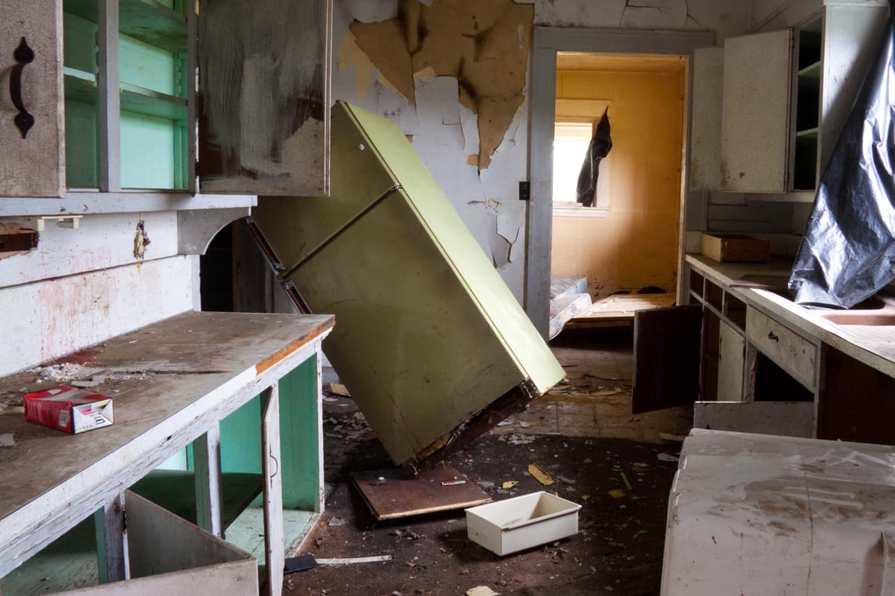 Jugaban en una casa abandonada, encontraron una bolsa y adentro había un cadáver calcinado