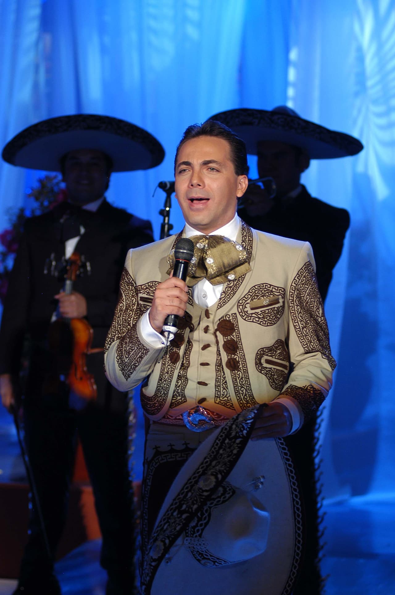 Un outfit súper completo y distintivo que lo hace captar los reflectores.