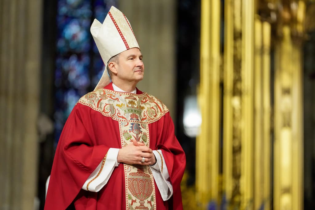 “Si te quieres divertir”: nuevo arzobispo de Nueva York cita a Bad Bunny en discurso de instalación