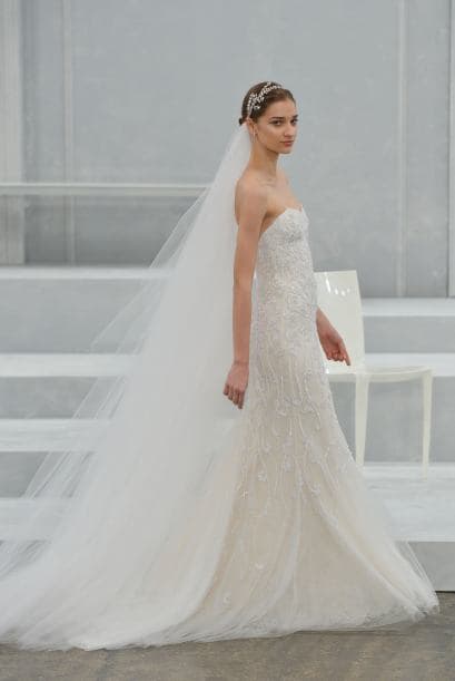 Aquí los mejores modelos del diseñador Monique Lhuillier.