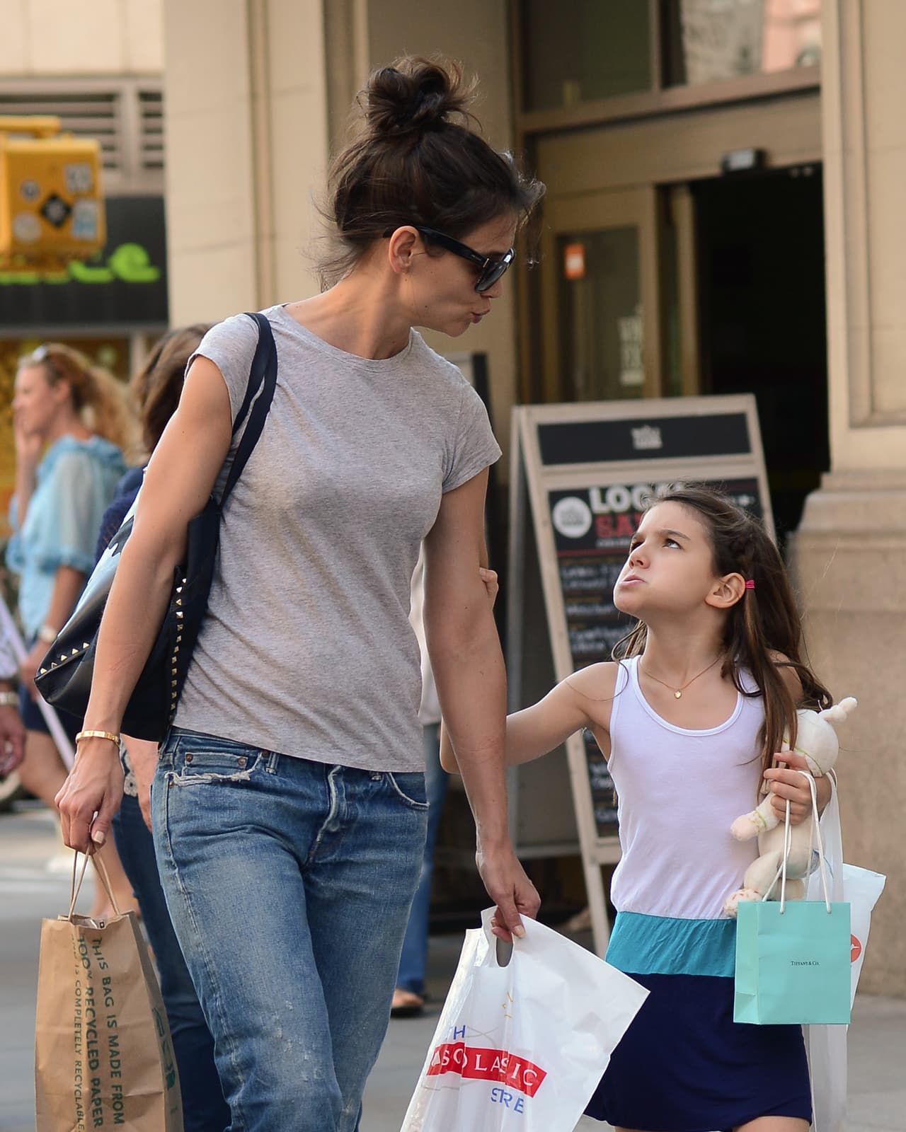 Mira otro berrinche de Suri.