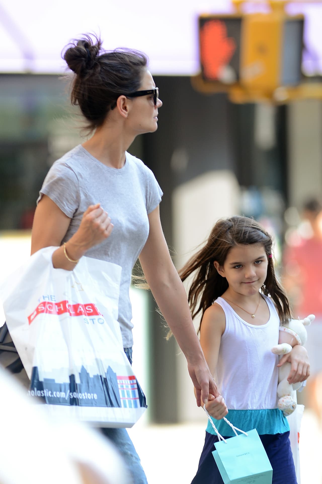 Suri constantemente preocupa a mami Katie.