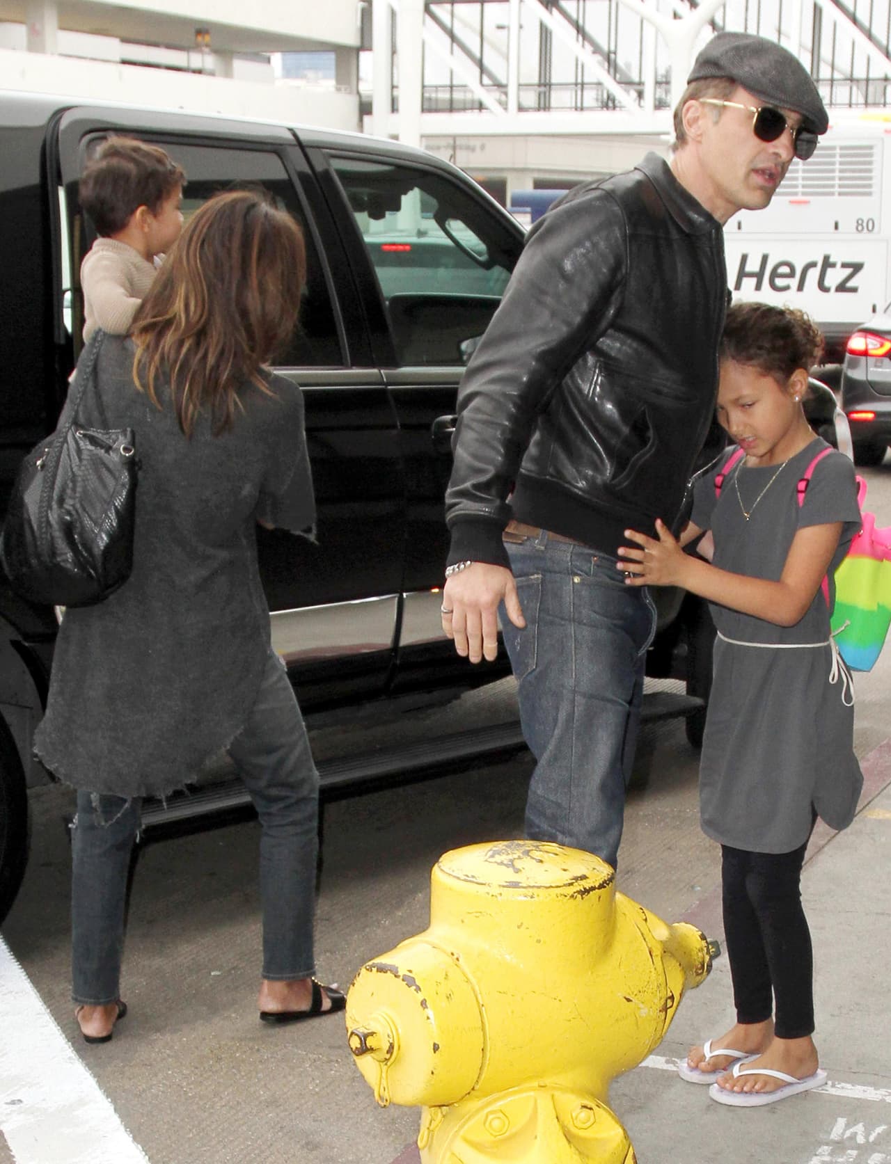 Pero Olivier perdió la compostura y se cansó de los fotógrafos, poniéndose violento.