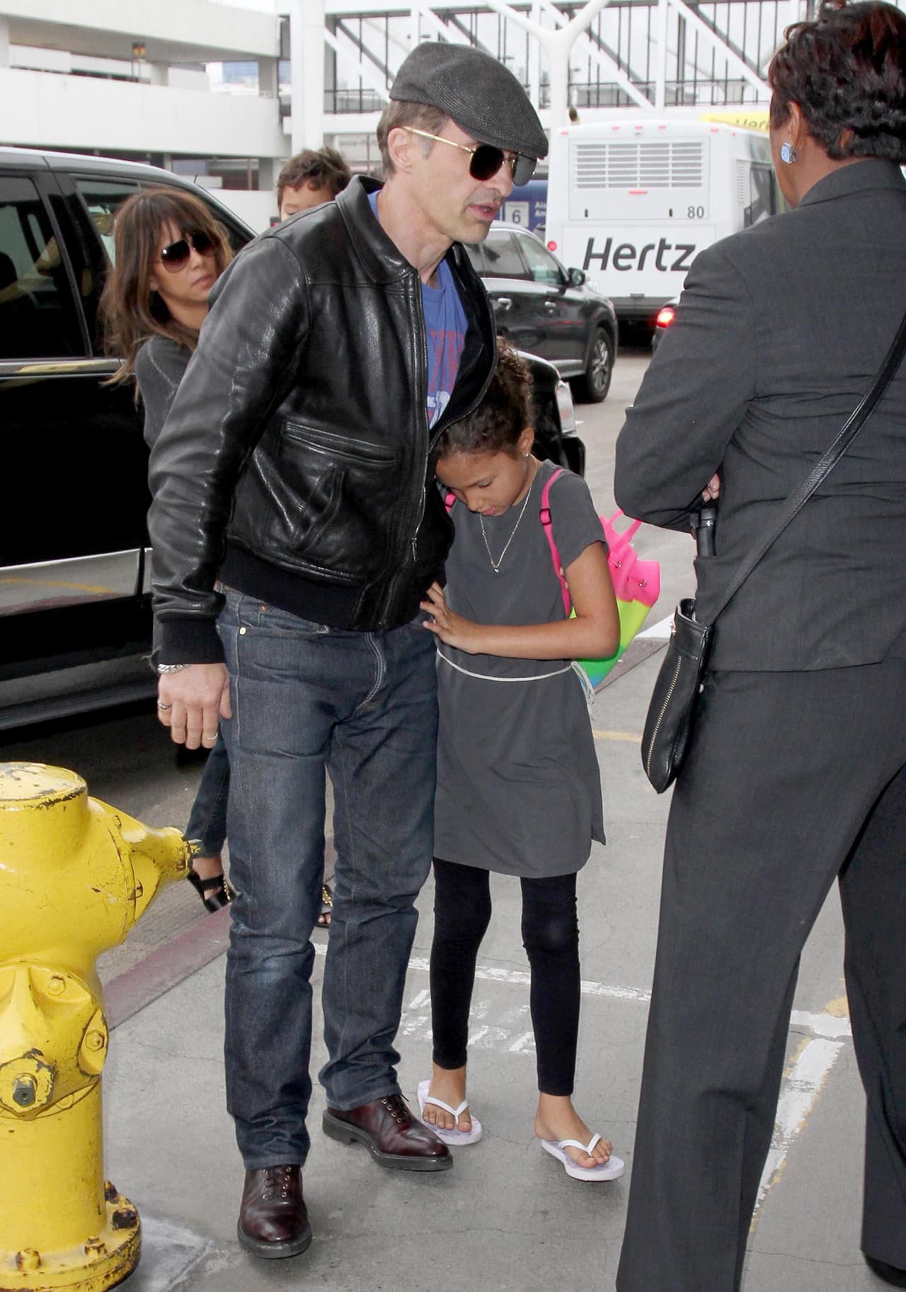 Se fueron de viaje juntos, como una familia feliz.