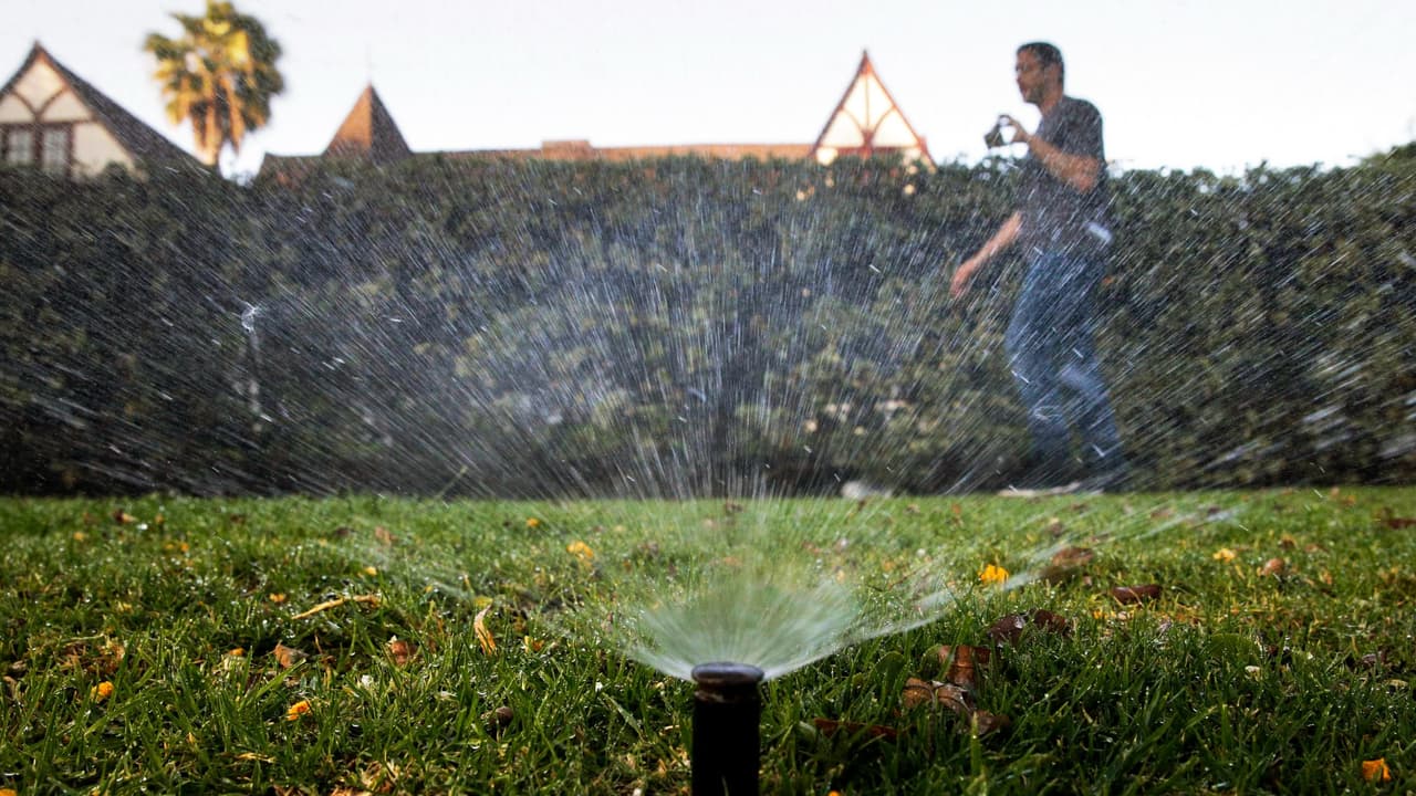 Arranca el programa de multas (hasta $10,000) para quienes desperdicien agua en el condado de Santa Clara