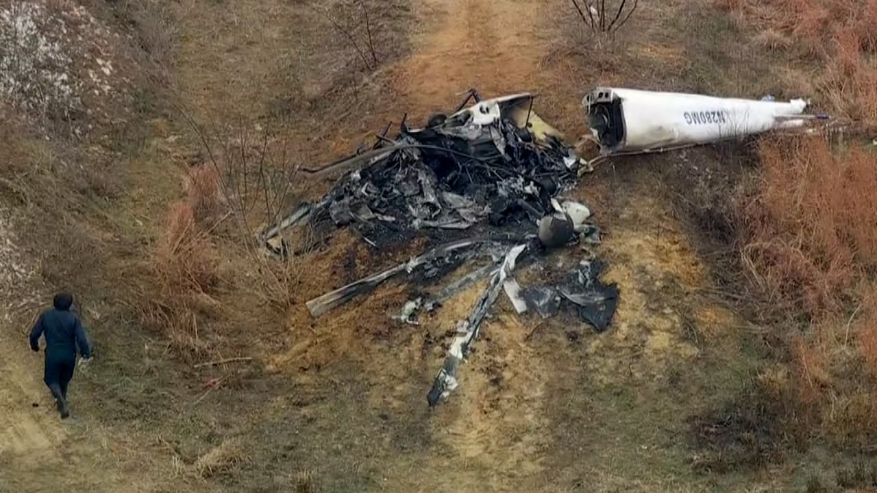 El momento en que un helicóptero gira en el aire tras estrellarse con otro en Nueva Jersey