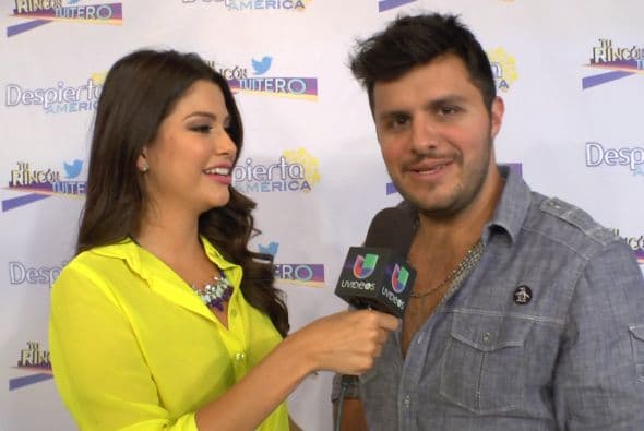 Aquí con su compañera Ana Patricia.