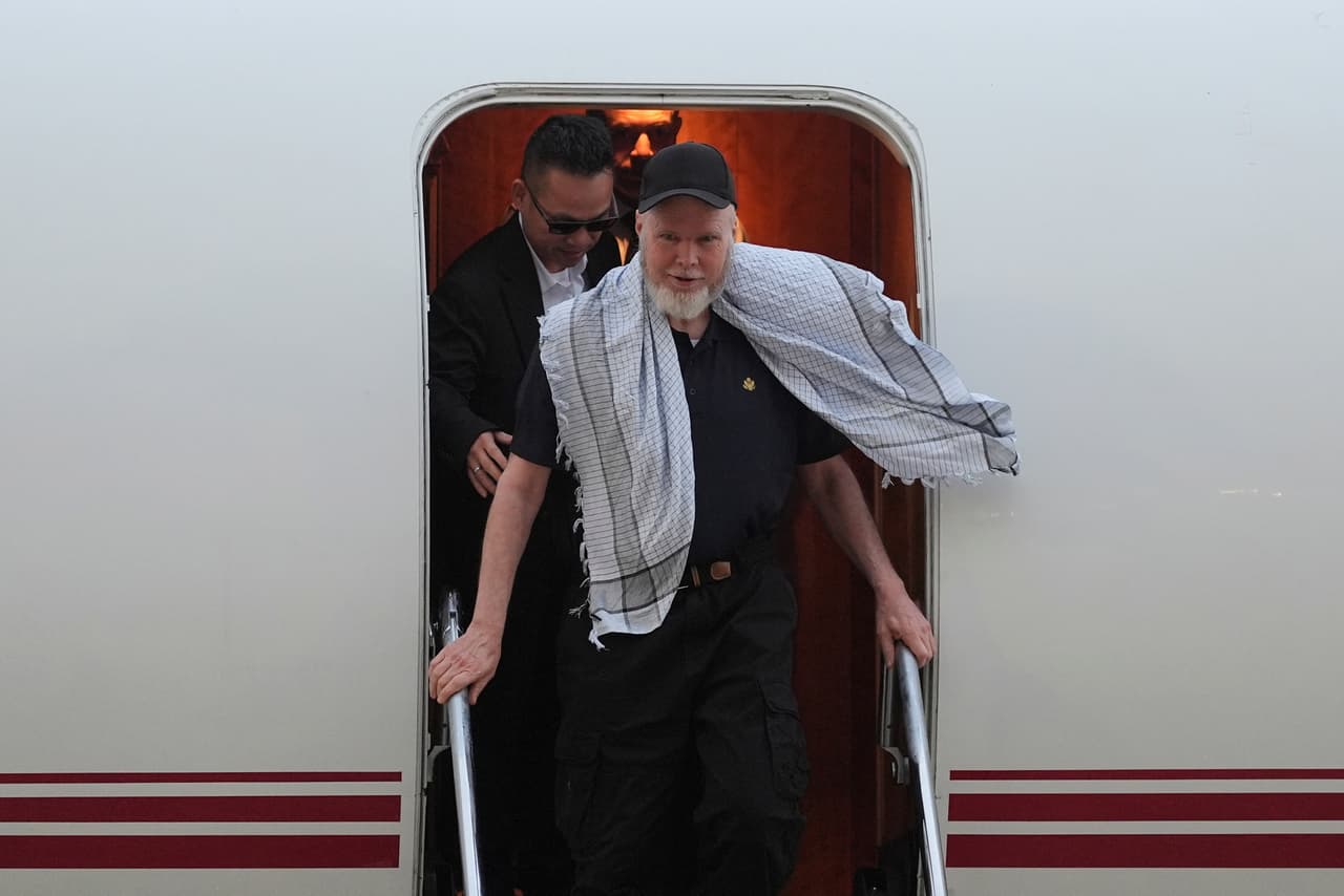 Dennis Coyle, académico detenido en Afganistán, llega al país: Por este motivo lo dejaron libre