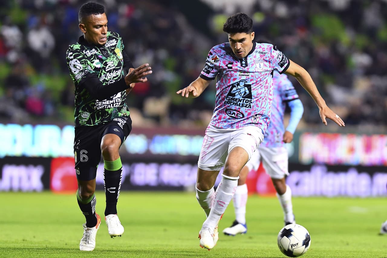 León logro su primera victoria del campeonato ante un Pachuca que marchaba con pase perfecto bajo el mando de Guillermo Almada.