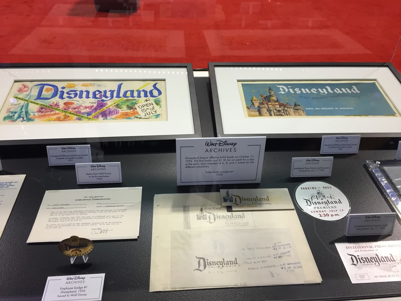 • El Disneyland de Shanghai, tendrá atracciones únicas y el castillo más grande jamás construido en un parque de Disney . • Star Wars tendra su propio “land” en Disneyland y Walt Disney World con atracciones nuevas . • Toy Story land llegara a Orlando al rediseñado Disney’s Hollywood Studios. • El mundo de Avatar llegará pronto a Orlando a Disney’s Animal Kingdom.