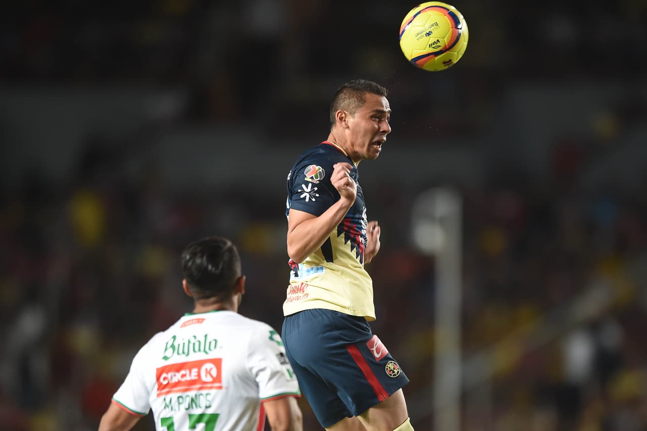 Paul Aguilar tuvo una de las más claras del encuentro al rematar un centro de media tijera, pero su espectacular remate salió por arriba de la portería.