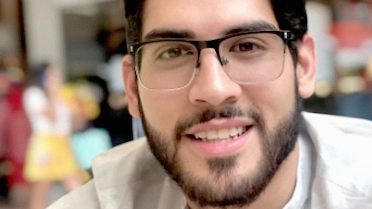 "Venía a recoger el diploma de mi hijo y ahora me llevo un certificado de defunción", dice la madre de estudiante asesinado en México