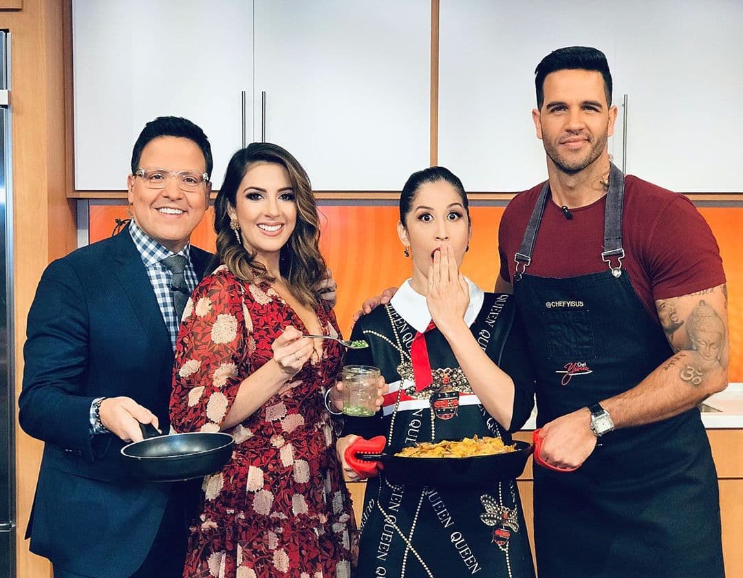 Yisus adora complacer a sus compañeros con sus desayunos favoritos cada mañana en Despierta América.