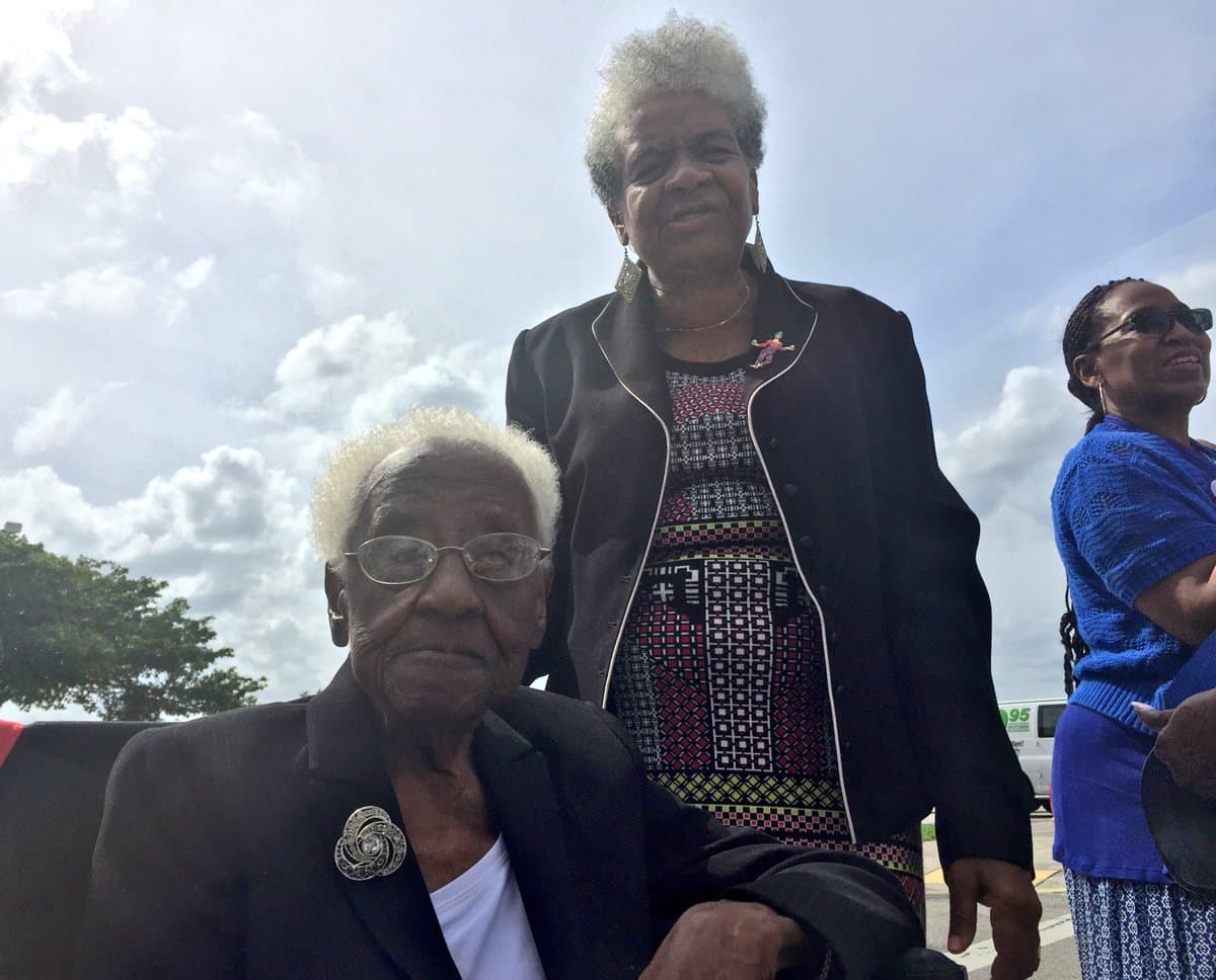 Elmira Gilbert, de 101 años, de Florida, en evento de campaña de Hillary Clinton el 26 de octubre de 2016