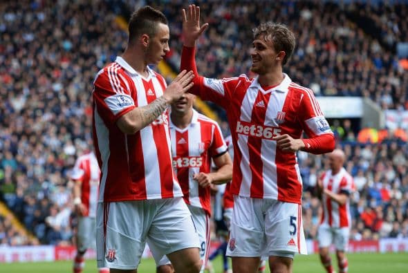 Si los rumores se hubieran concretado Marco podría haber jugado en el Stoke City de la Liga Premier Inglesa, hubiera mantenido sus rayas rojas y blancas en su playera como tanto le gusta.