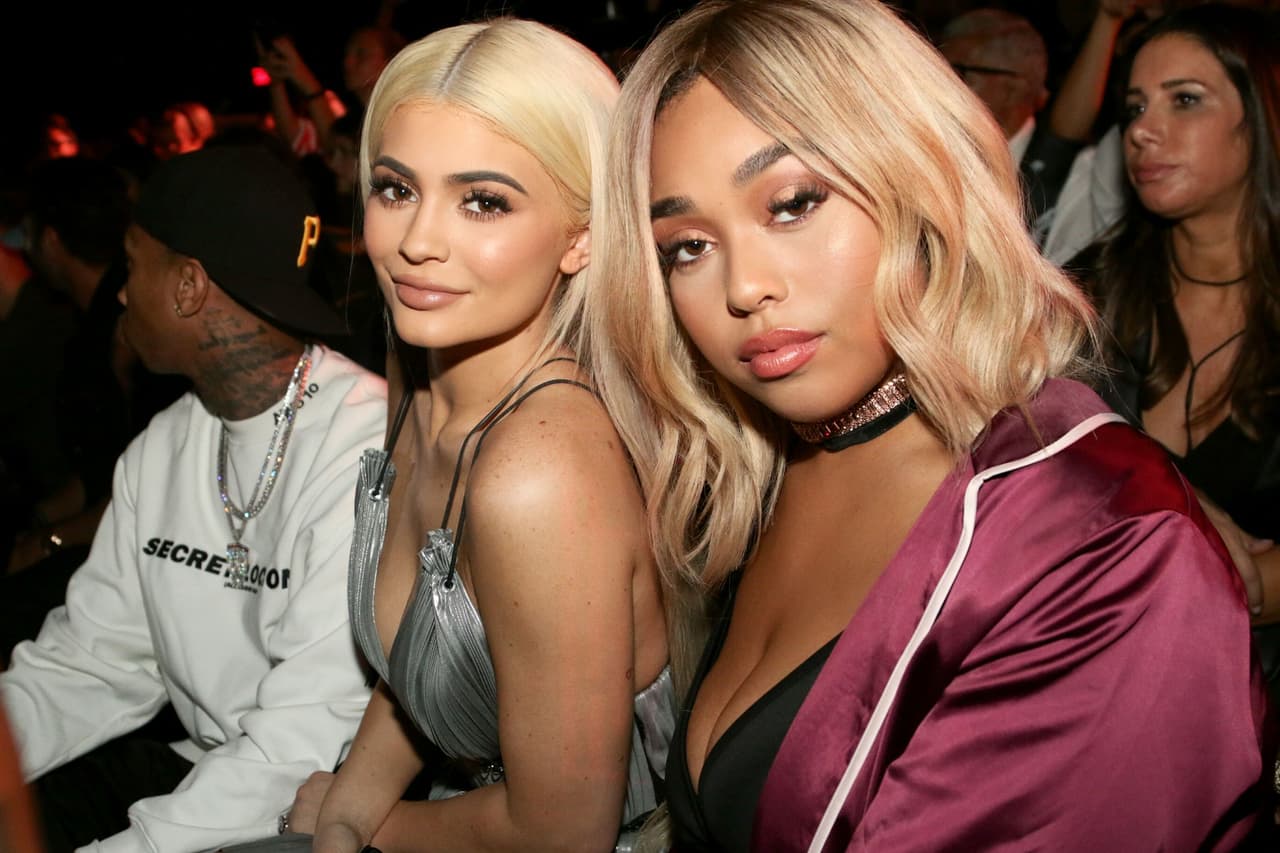 Para Jordyn, la muerte de su padre en 2017 y el escándalo que la superpuso en un supuesto amorío con Tristan Thompson, expareja de Khloé Kardashian, fueron "de las experiencias más traumáticas por las que puede pasar una persona".