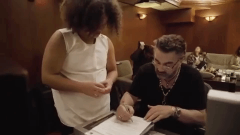 Aunque Lucero y Mijares habían mantenido lejos del lente público la imagen de sus dos hijos, el pasado 7 de diciembre el cantante mexicano presentó un adelanto de su nuevo material 'Rompecabezas' donde mostró imágenes del dueto con su hija.