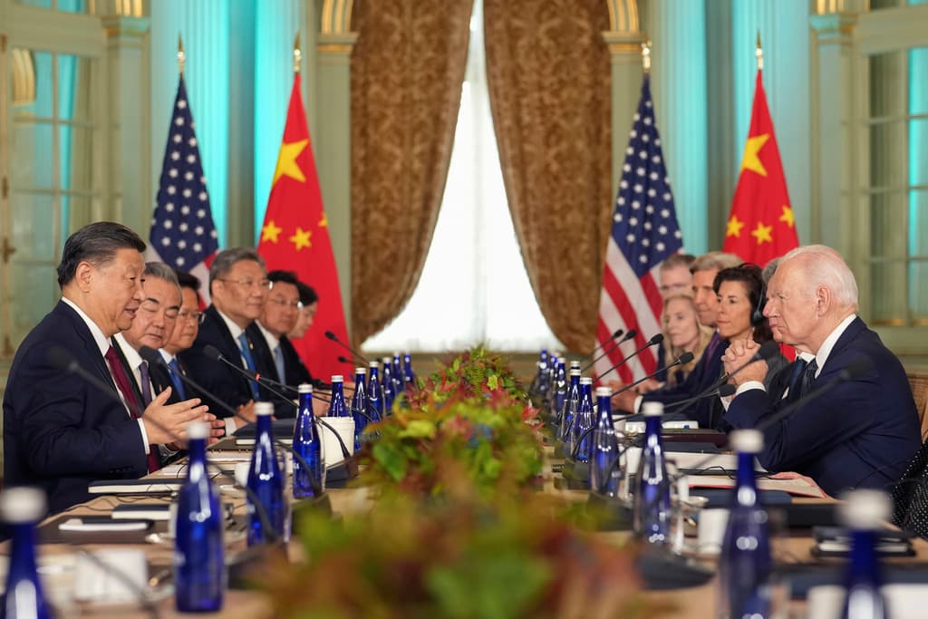 Fentanilo, comunicaciones militares y cooperación en inteligencia artificial: de lo que hablaron Biden y Xi Jinping 